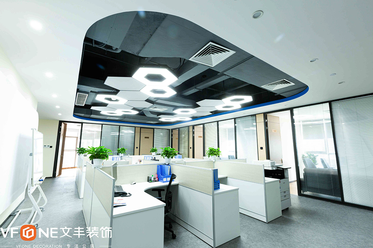 深圳專業(yè)辦公室裝修裝飾設(shè)計(jì)-中小型辦公室簡(jiǎn)約大氣的辦公室裝修設(shè)計(jì)