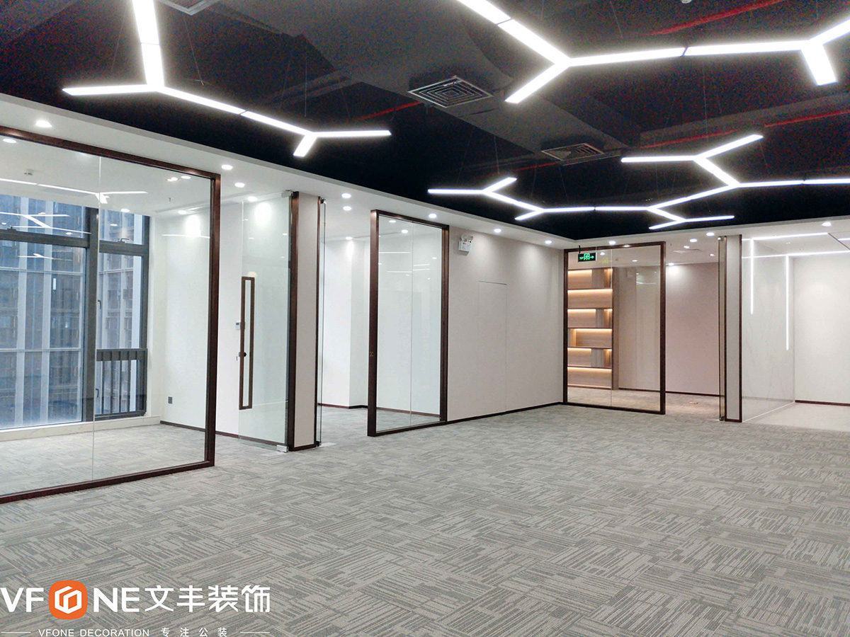 深圳龍華辦公室裝修設(shè)計工裝公司施工流程之墻面工程通病與治理